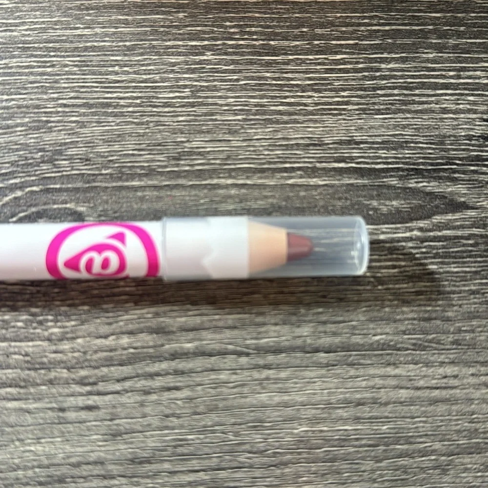 NIB - Mary Kay @ Play - lip crayon - Toasted
